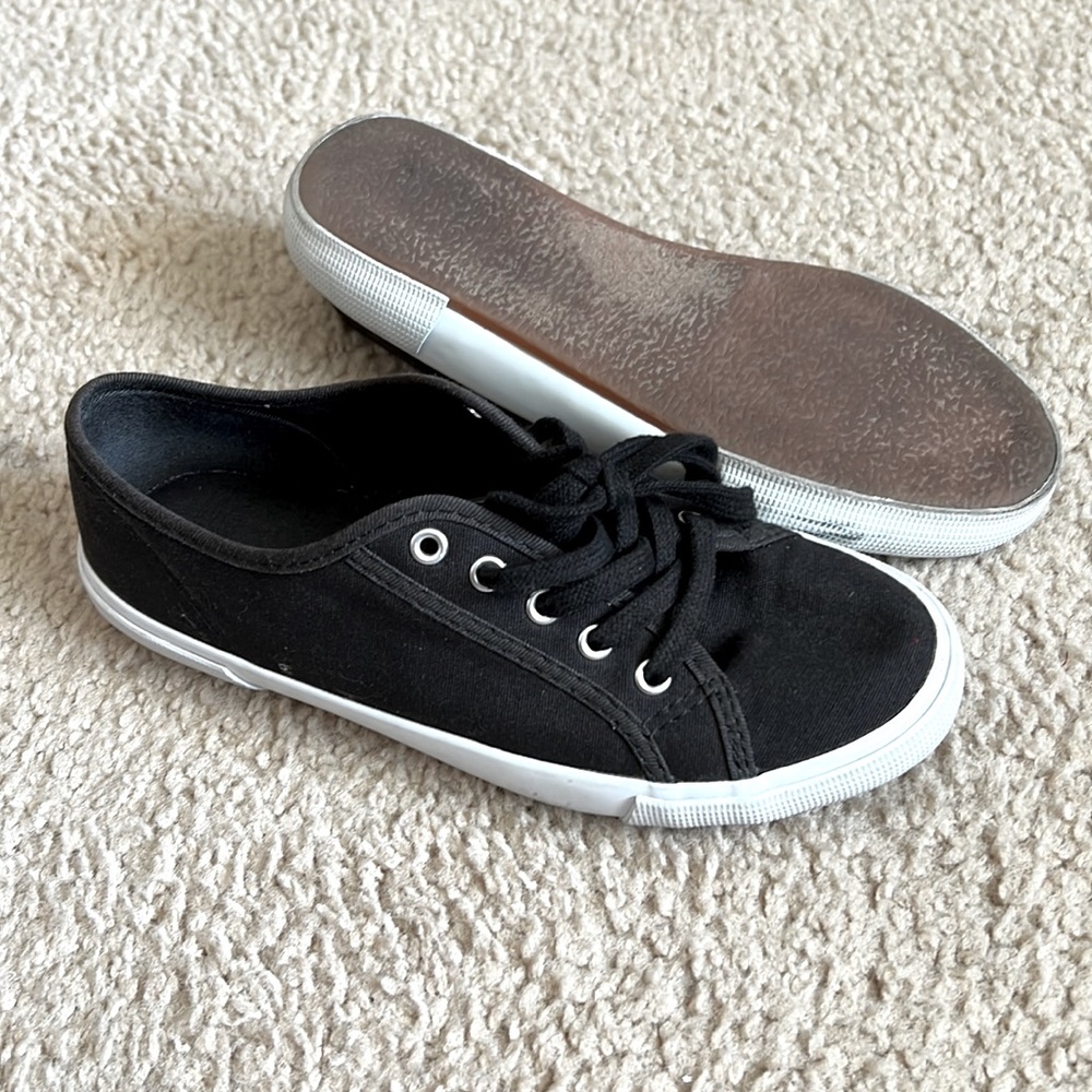 Old Navy black lace up shoes. Size 6